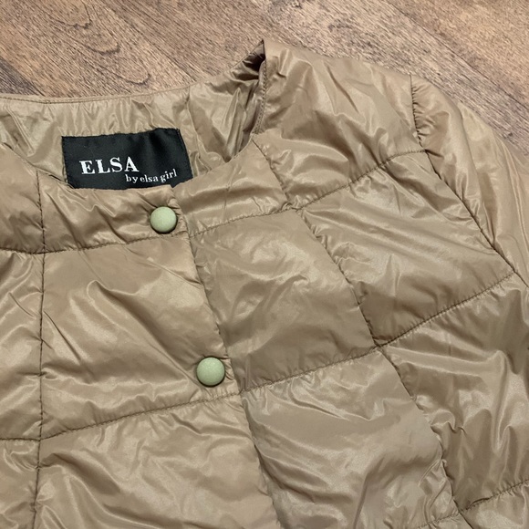 Quilted Short Beige Jacket, round collar and snap button - Picture 2 of 3